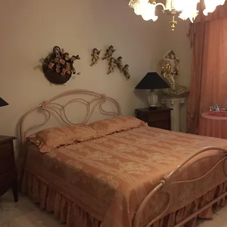 فندق مبيت وإفطار Lucilla's World